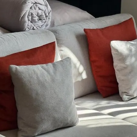 Le Petit Galet Apartment *